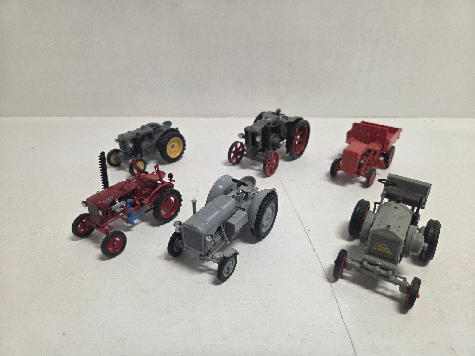 Universal Hobbies Deutz,Valmet,Landini enz 1:43, ., Tractor of Landbouw, Ophalen of Verzenden, Zo goed als nieuw