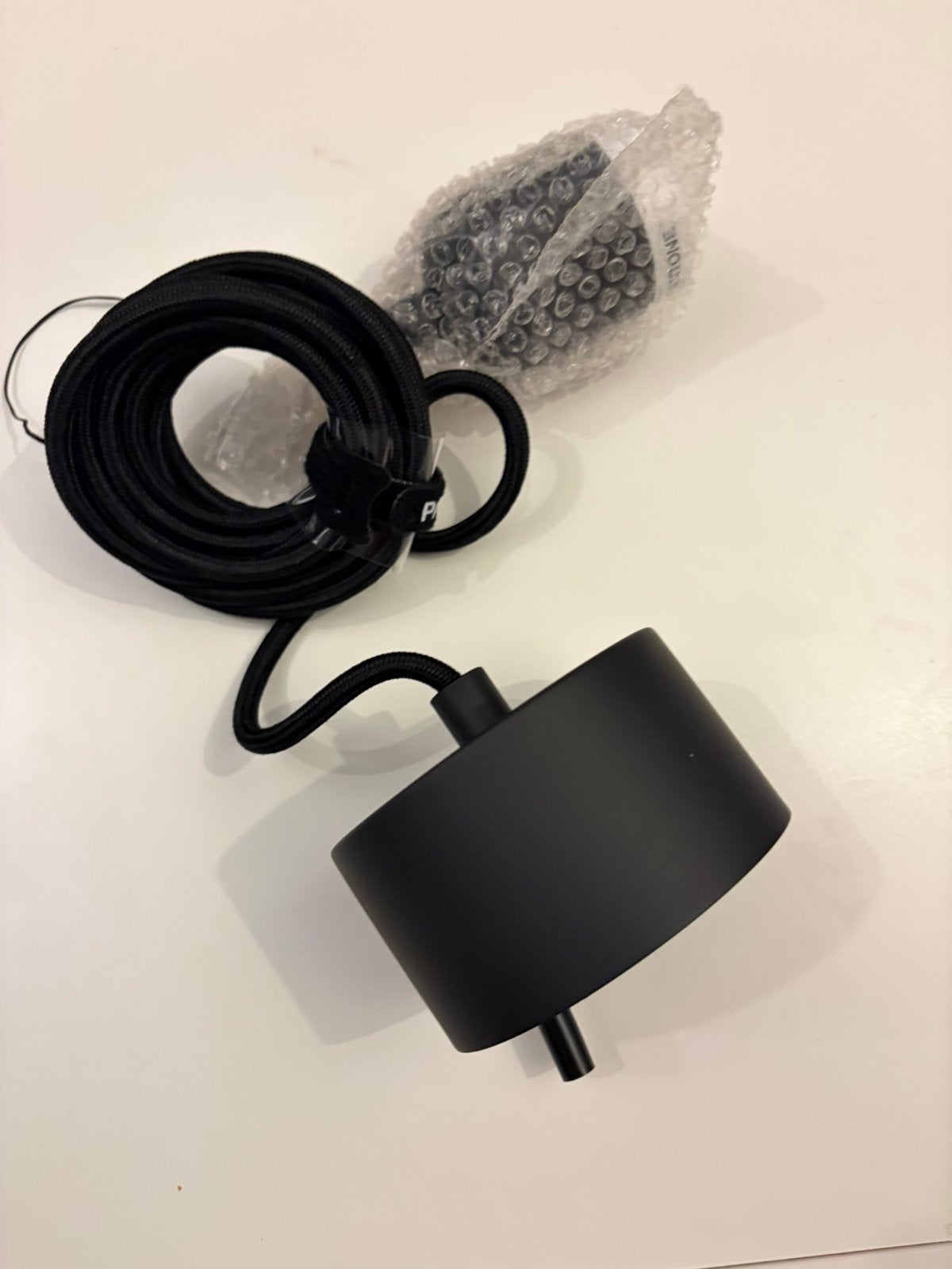 Pantone Deneb hanglamp /pendant – nieuw in doos - deaignlamp, Led-lamp, Nieuw, Overige merken, E27 (groot)