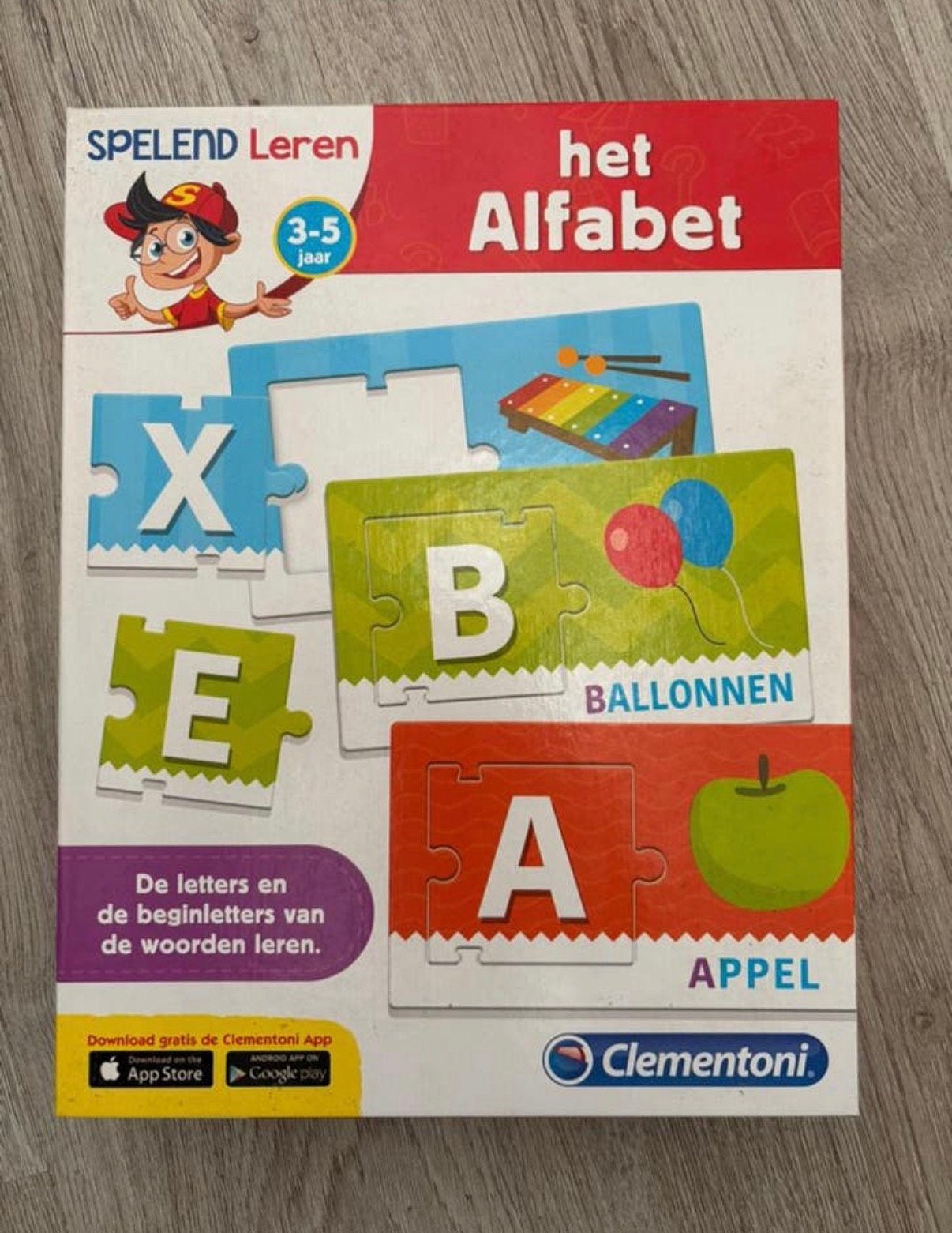 Spelend leren het alfabet ( nieuw ), Ophalen, Nieuw