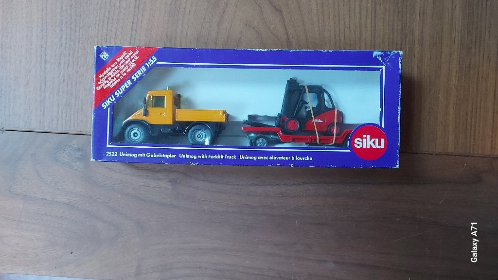 Siku 2522 Unimog met heftruck, Ophalen of Verzenden, Zo goed als nieuw, Bus of Vrachtwagen, SIKU