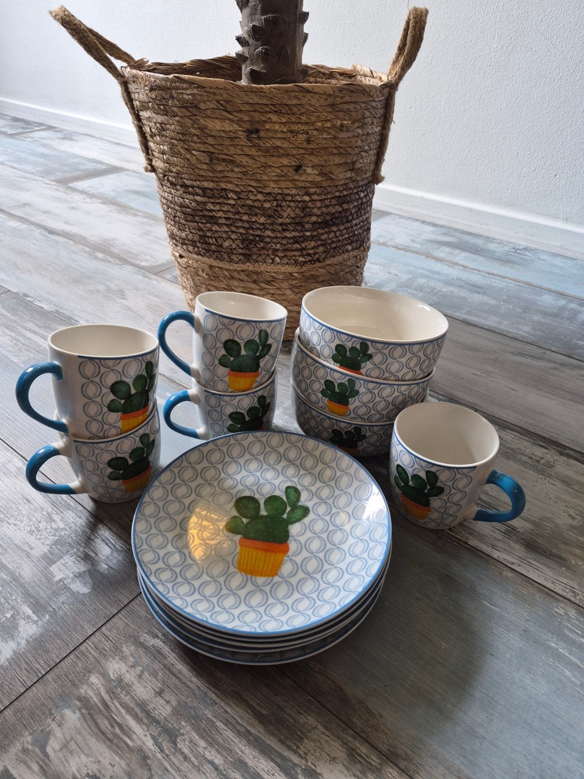 Compleet servies met lichtblauw en wit, Ophalen of Verzenden, Zo goed als nieuw, Overige stijlen, Porselein