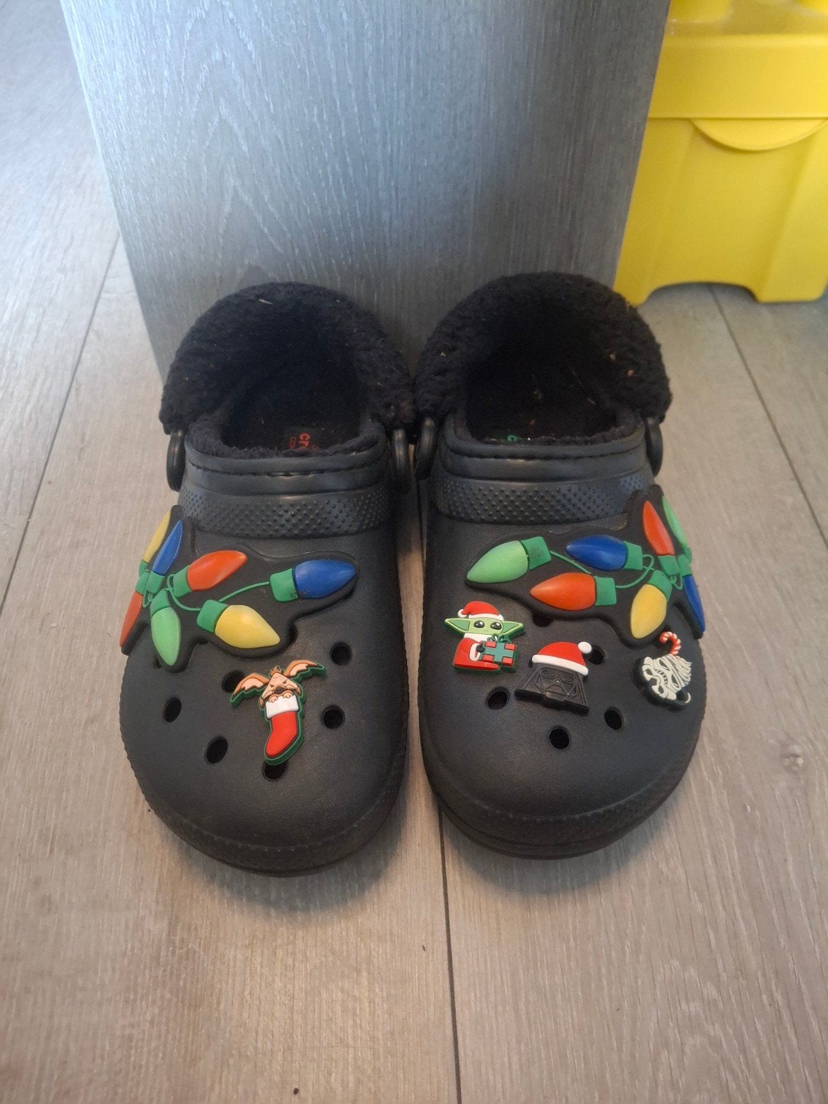 Kerst Crocs met lichtgevende Jibbitz - Maat 6 (man), Gebruikt, Crocs, Schoenen, Ophalen of Verzenden