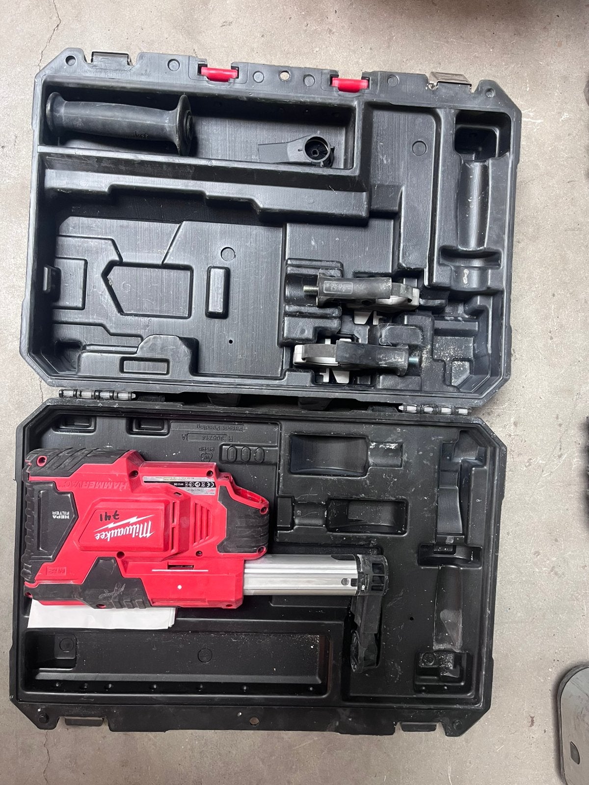Milwaukee M12 HAMMERVAC Dust Extractor (M12 DE) – GEEN ACCU, Ophalen, Zo goed als nieuw, Hydraulisch, Garagekrik