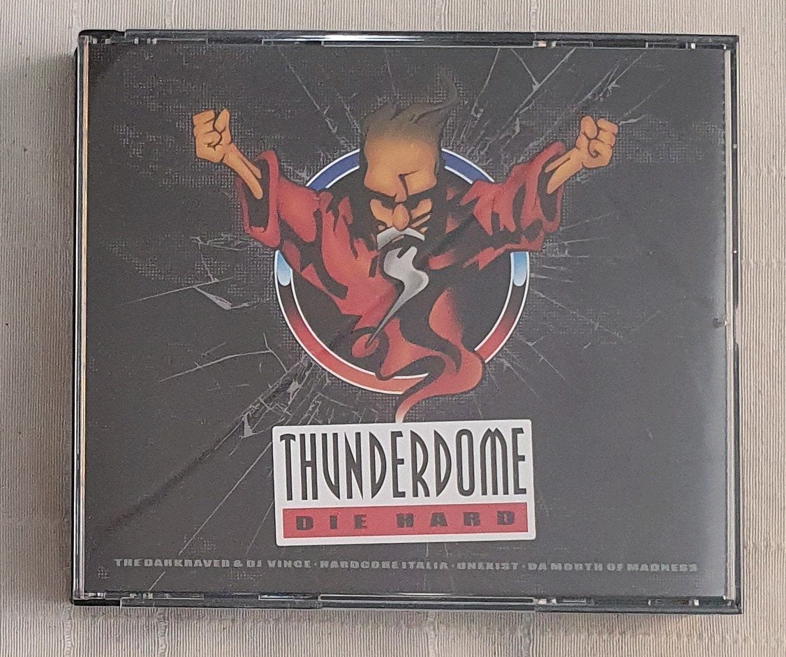 4CD Thunderdome - Die hard - 2015, Cd's en Dvd's, Cd's | Dance en House, Zo goed als nieuw, Hardcore, Inclusief boekje, Verzenden