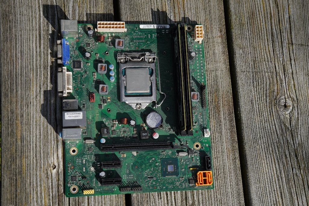 Moederbord met Intel Core i3-4160 CPU - Socket 1150, Computers en Software, Gebruikt, DDR3, Ophalen of Verzenden, Micro-ATX