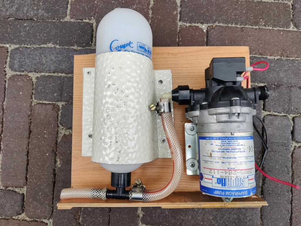 Shurflo Waterpomp met drukvat voor camper/caravan, Ophalen of Verzenden, Gebruikt