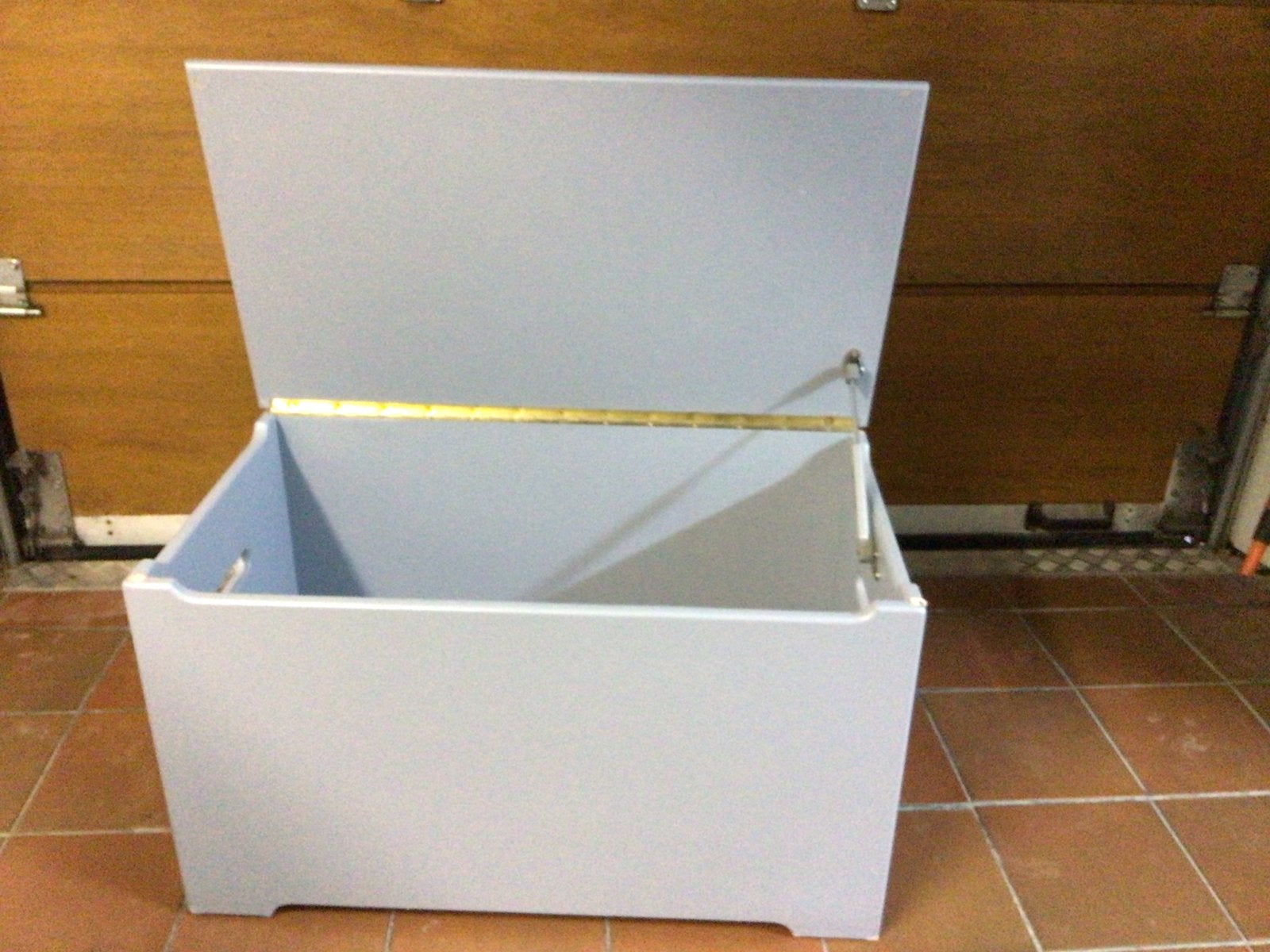 Grijze opbergkist met schokbreker, Gebruikt, 100 tot 150 cm, 50 tot 75 cm, Ophalen of Verzenden