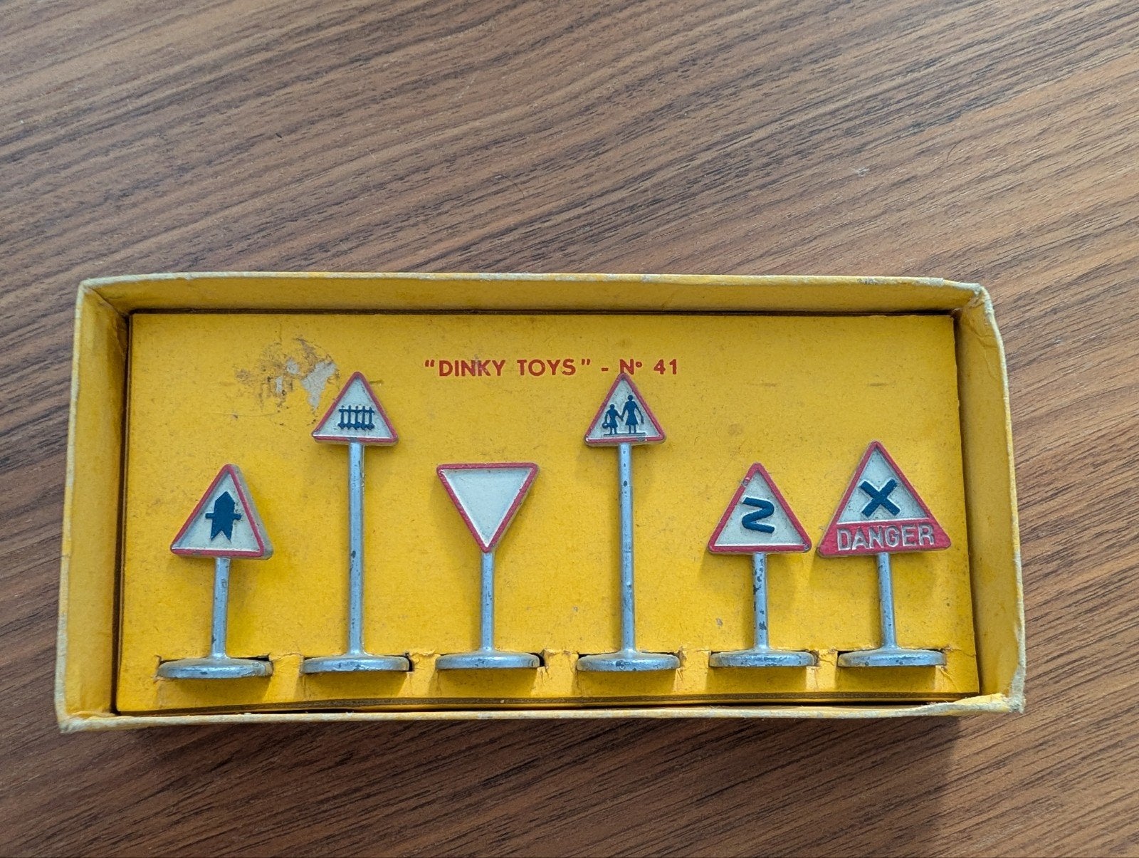 Vintage Dinky Toys 41 - Panneaux de Signalisation Routière, Ophalen of Verzenden, Gebruikt