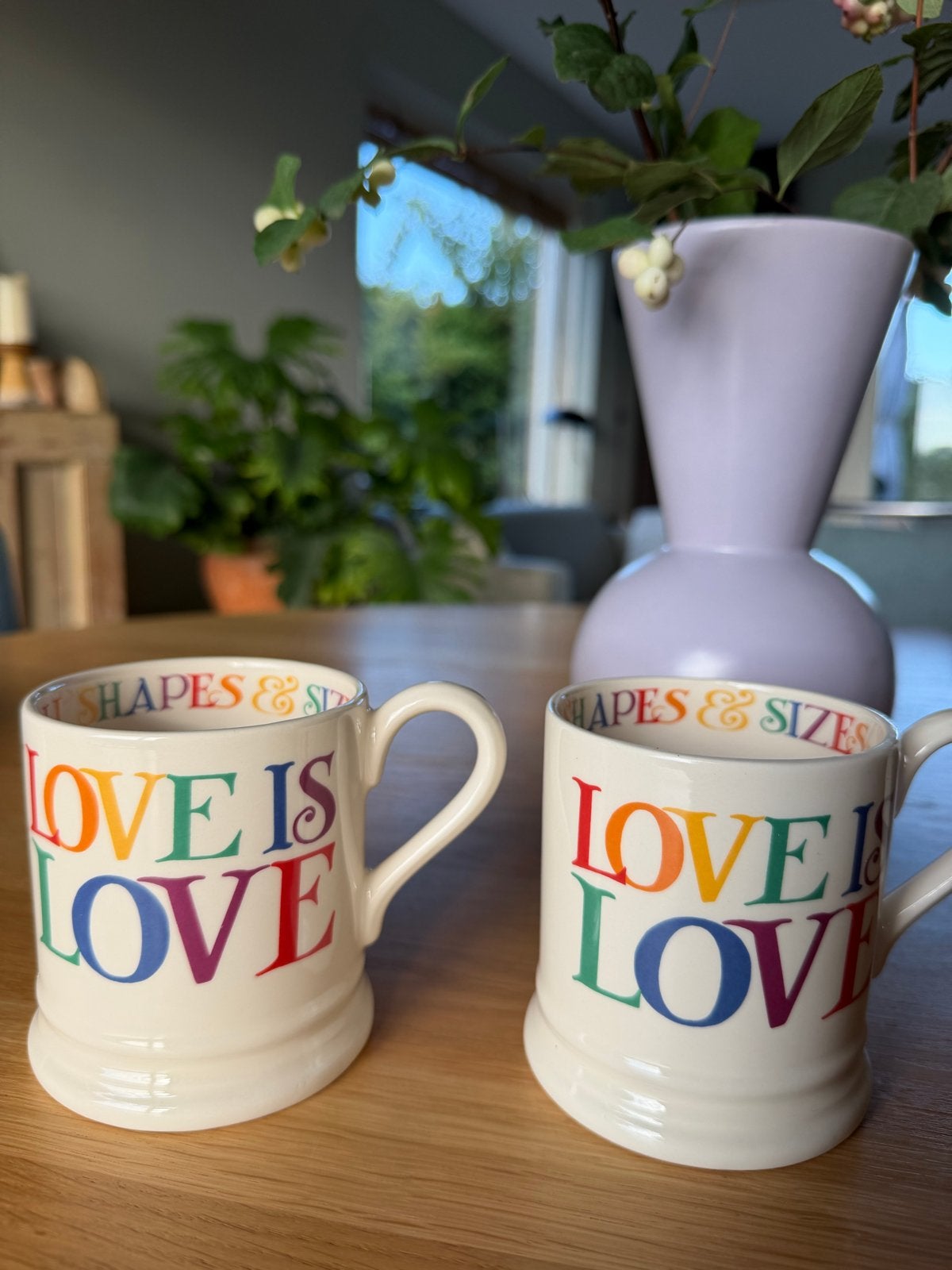 Set van 2 Emma Bridgewater 'Love is Love' mokken - Nieuw, Ophalen of Verzenden, Nieuw, Emma Bridgewater, Mok