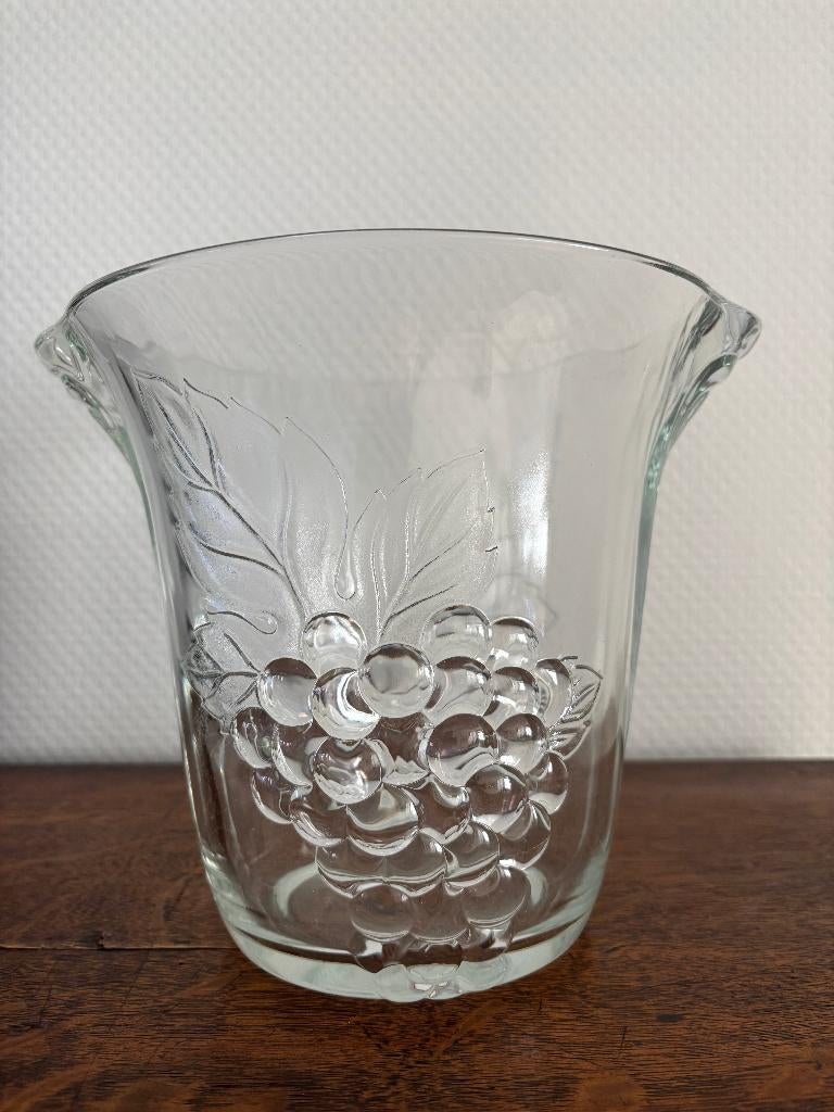 Vintage gedecoreerde glazen wijnkoeler met druivenpatroon., Ophalen of Verzenden