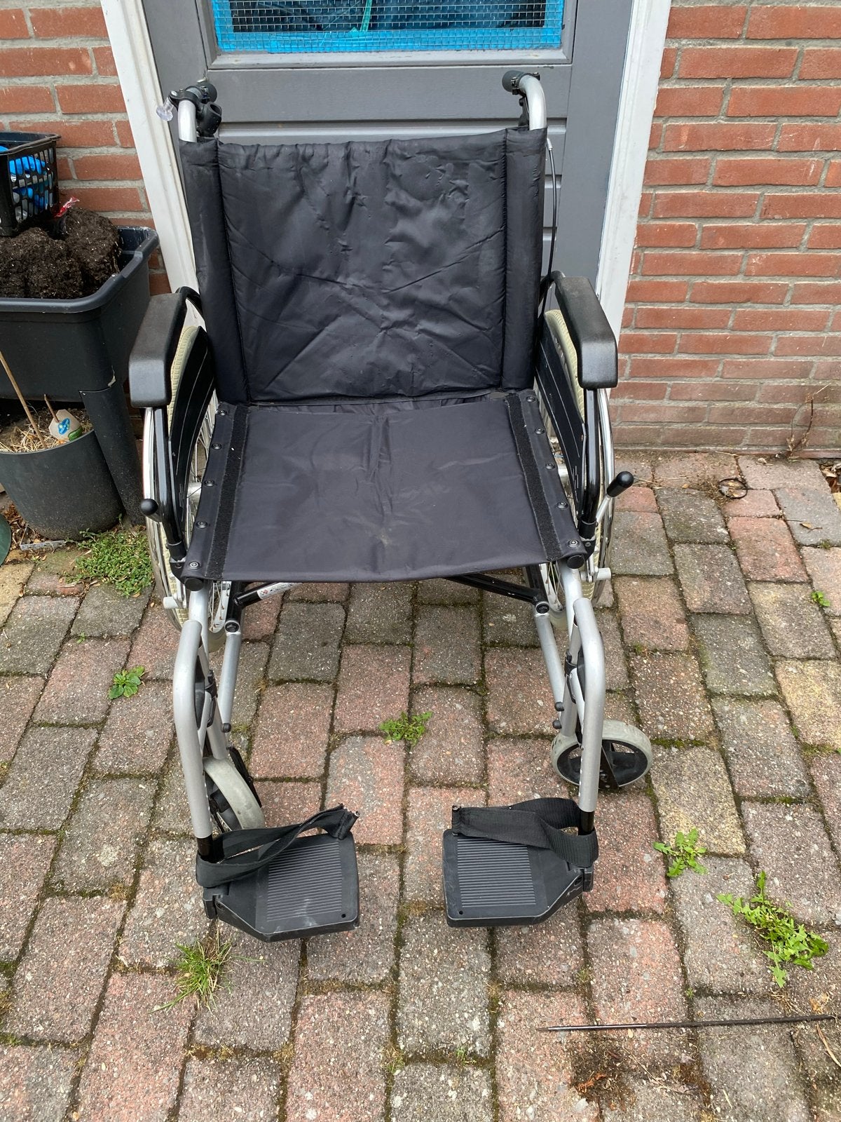 Extra brede rolstoel. anti-kiepwielen,handremmen, stokhouder, Ophalen, Gebruikt, Duwrolstoel