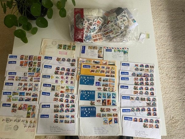 Onafgeweekte postzegels, Ophalen, Buitenland