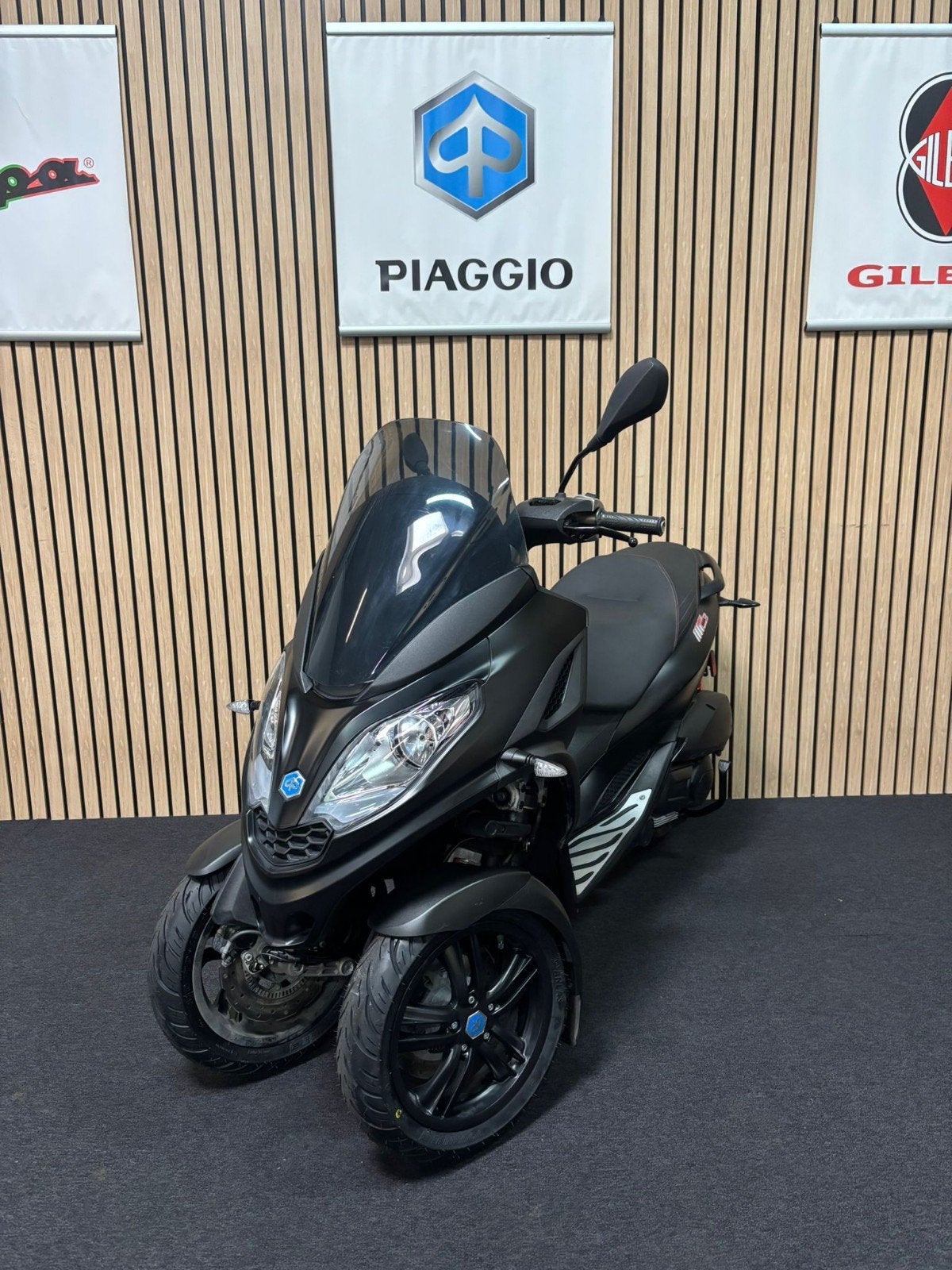 Piaggio MP3 300 HPE LT Sport ABS ASR 2022 Autorijbewijs, 300 cc, Bedrijf, Sport, Automaat