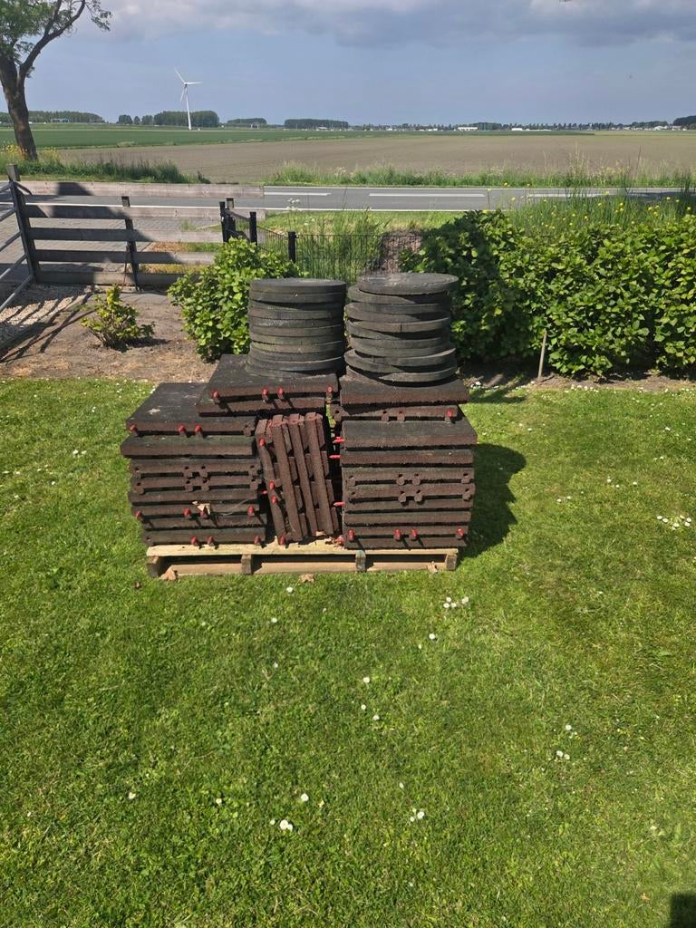 Rubberen speeltuintegels en losse ronde staptegels, Tuin en Terras, Tegels en Klinkers, Ophalen, Gebruikt, Rubber, Overige typen