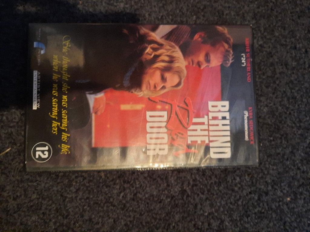 BEHIND THE RED DOOR! Thriller Op Ex-Rental VIDEO!, Cd's en Dvd's, VHS | Film, Gebruikt, Vanaf 16 jaar, Verzenden, Thrillers en Misdaad