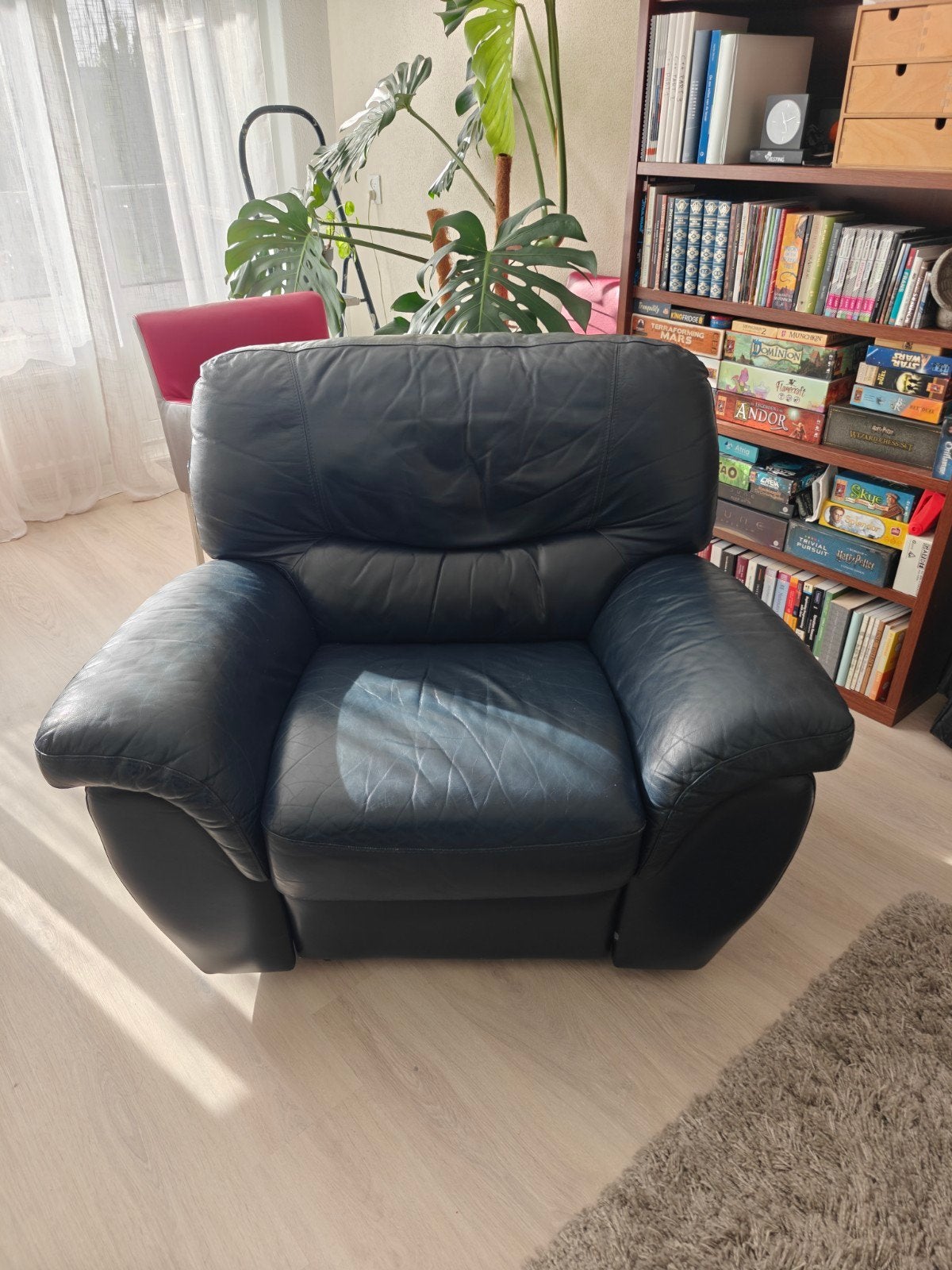 Blauwe leren relaxfauteuil (Barcalounger) met voetensteun