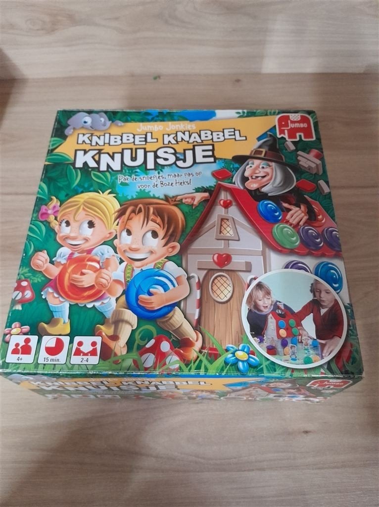 Knibbel Knabbel Knuisje - het hans en grietje spel - s4969
