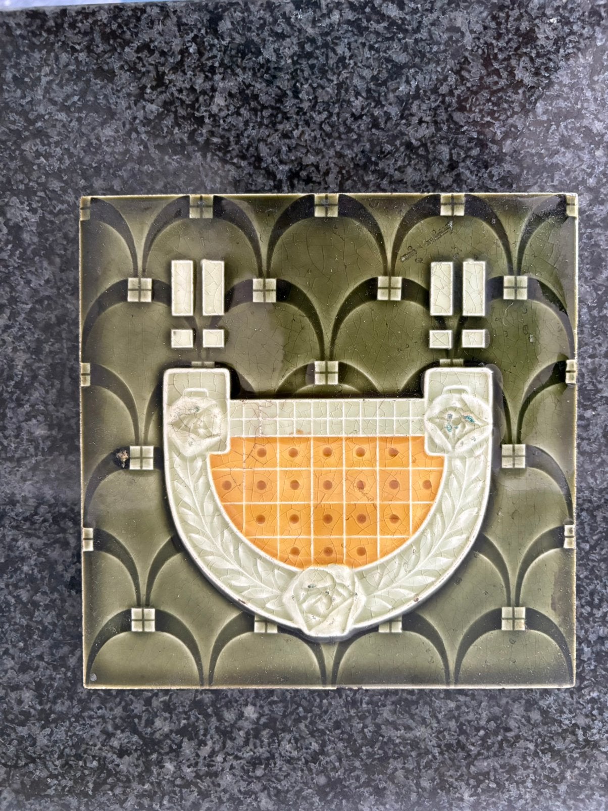 Oude jugendstil tegel, Ophalen