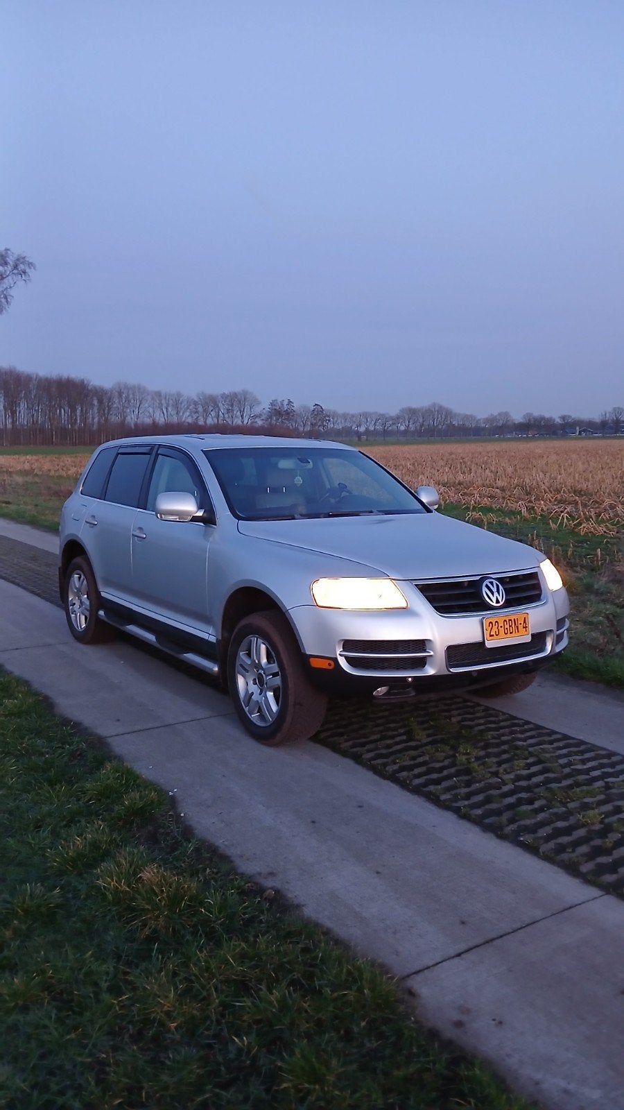 Volkswagen Touareg V8 4.2L, Automaat, 4172 cc, USB, Leder