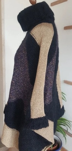 Poncho paars beige zwart 44/46-48, Kleding | Dames, Ophalen of Verzenden, Nieuw, Maat 46/48 (XL) of groter, Paars