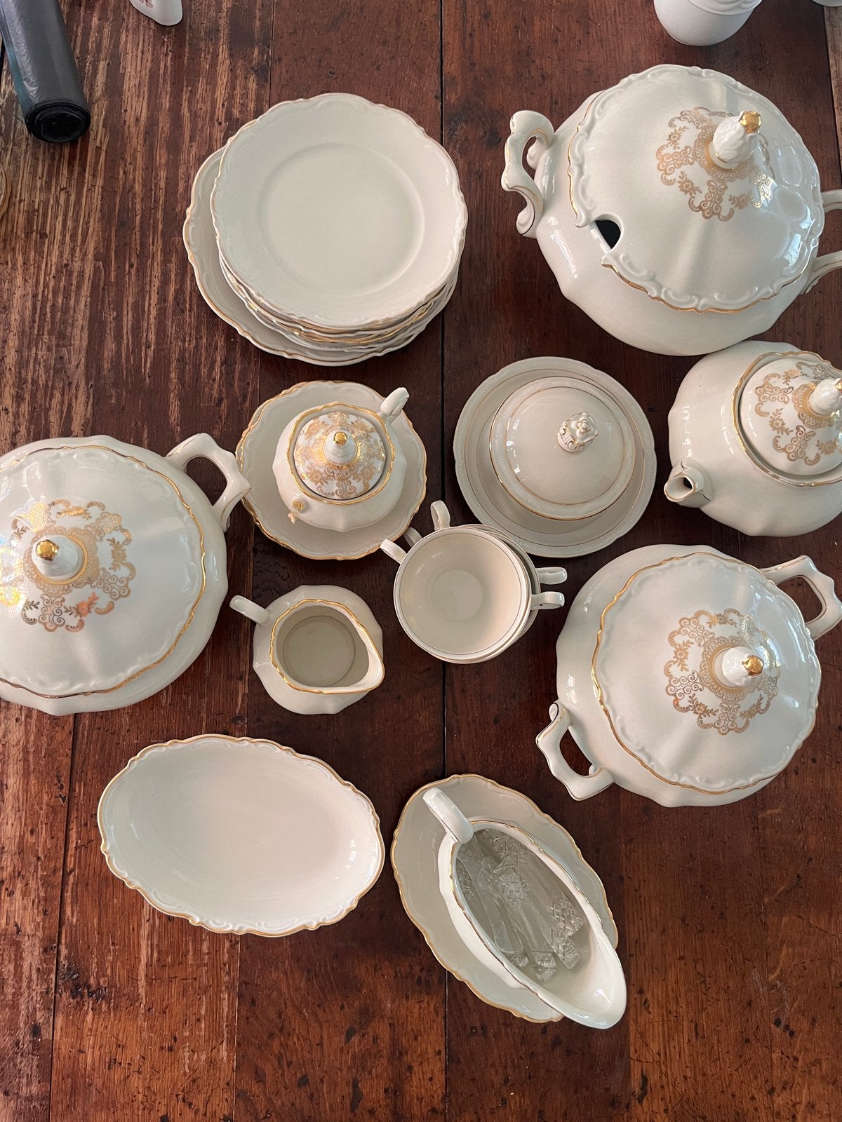 Incompleet Marja 17 servies met gouden rand, Ophalen
