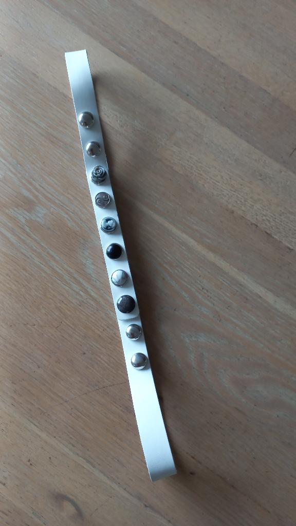 leren witte smalle riem met sierknopen, Kleding | Dames, Riemen en Ceinturen, Minder dan 3 cm, 100 cm of meer, Wit, Tailleriem