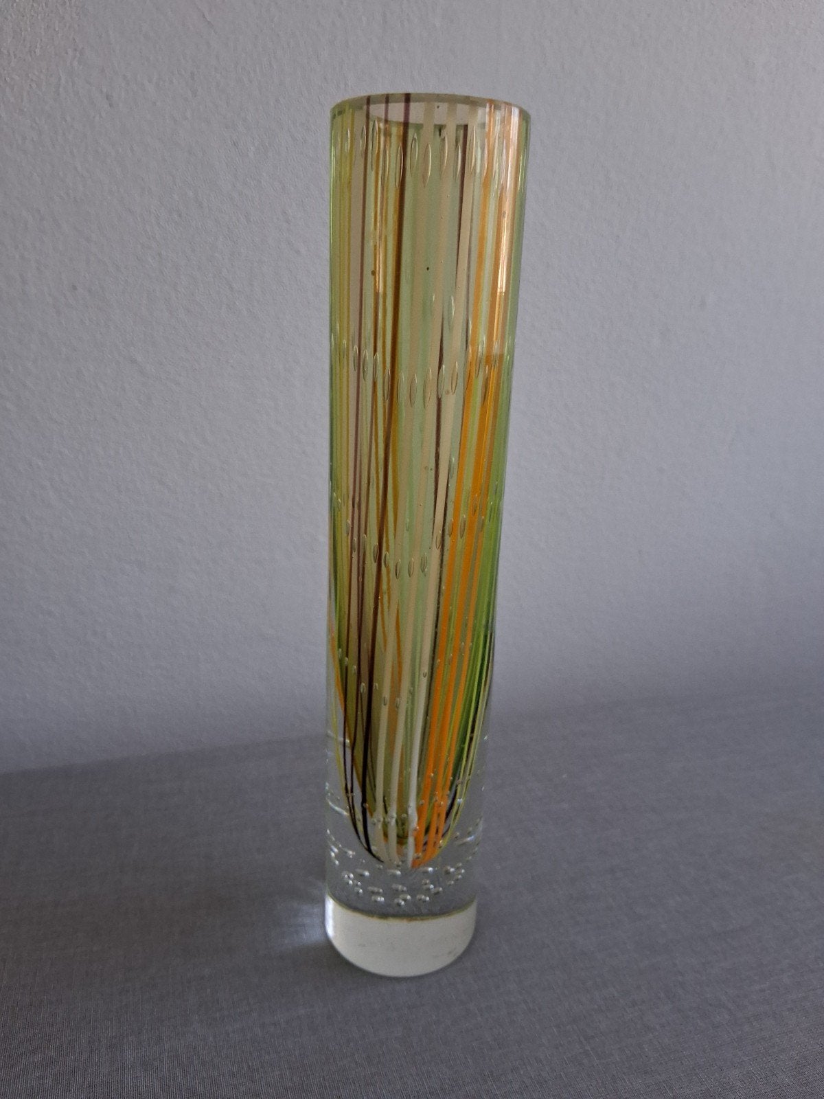 Vaasje, gekleurd glas, Huis en Inrichting, Woonaccessoires | Vazen, Ophalen of Verzenden, Overige kleuren, Glas