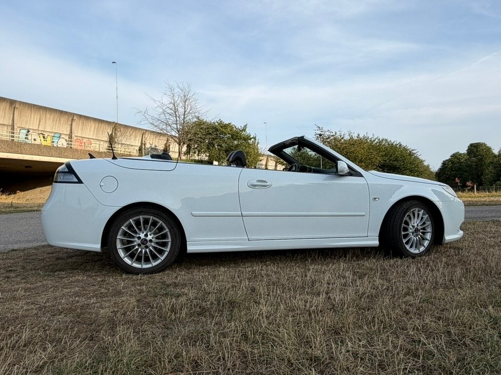 Saab 9-3 Cabrio 2.0t Vector BioPower 2008 Polar White, Auto's, Voorwielaandrijving, Zwart, 4 cilinders, 4 stoelen