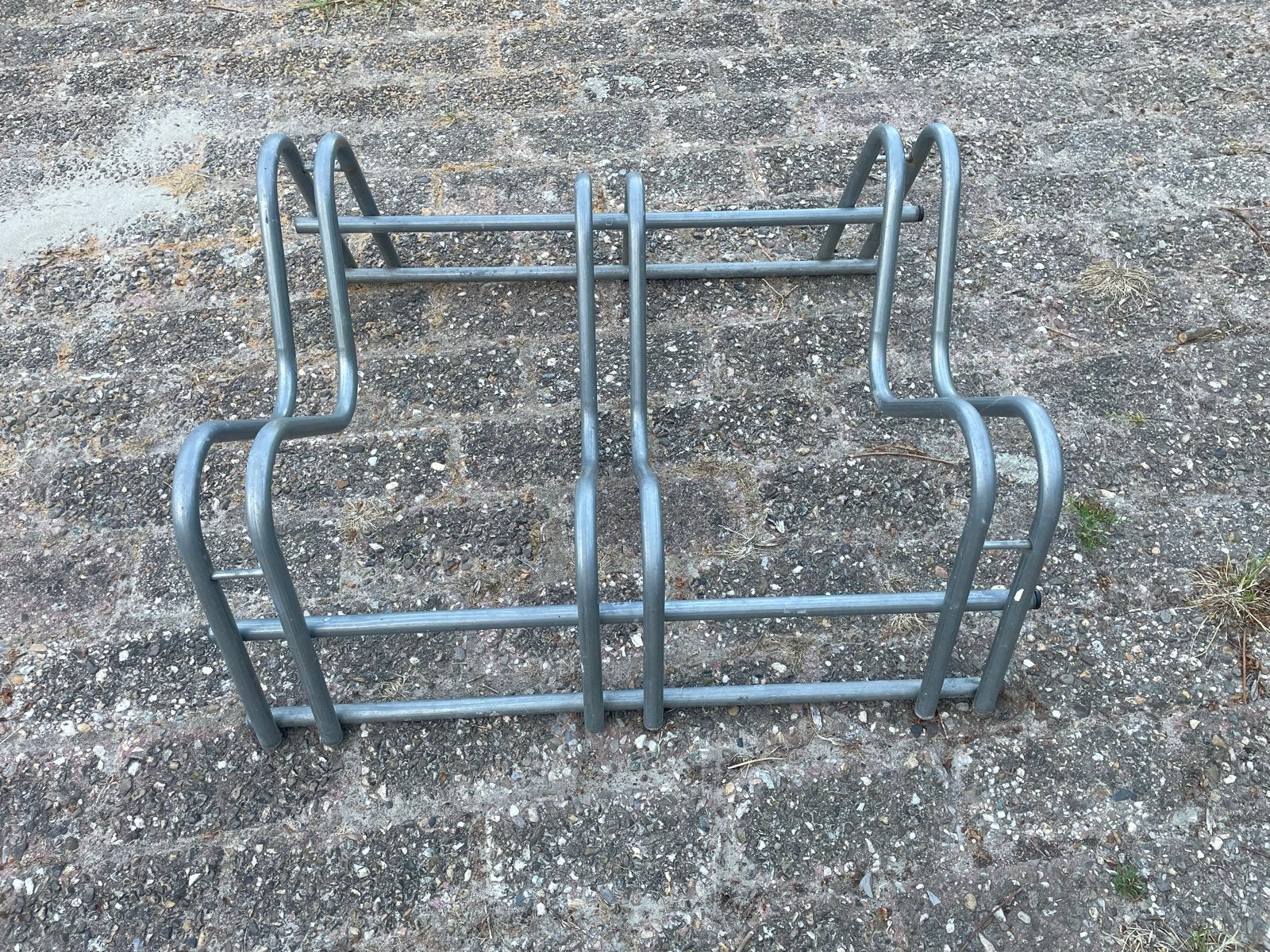 Fietsenrek voor 3 fietsen - Grijs metaal, Ophalen