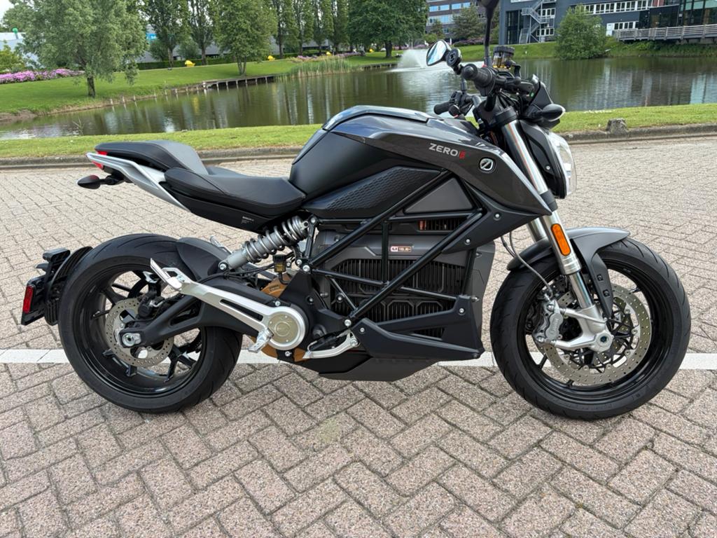 Zero SR elektrische motor 2024 1046 km zo goed als nieuw, Motoren, Motoren | Overige merken, Particulier, 12 t/m 35 kW, Minimaal motorrijbewijs A2