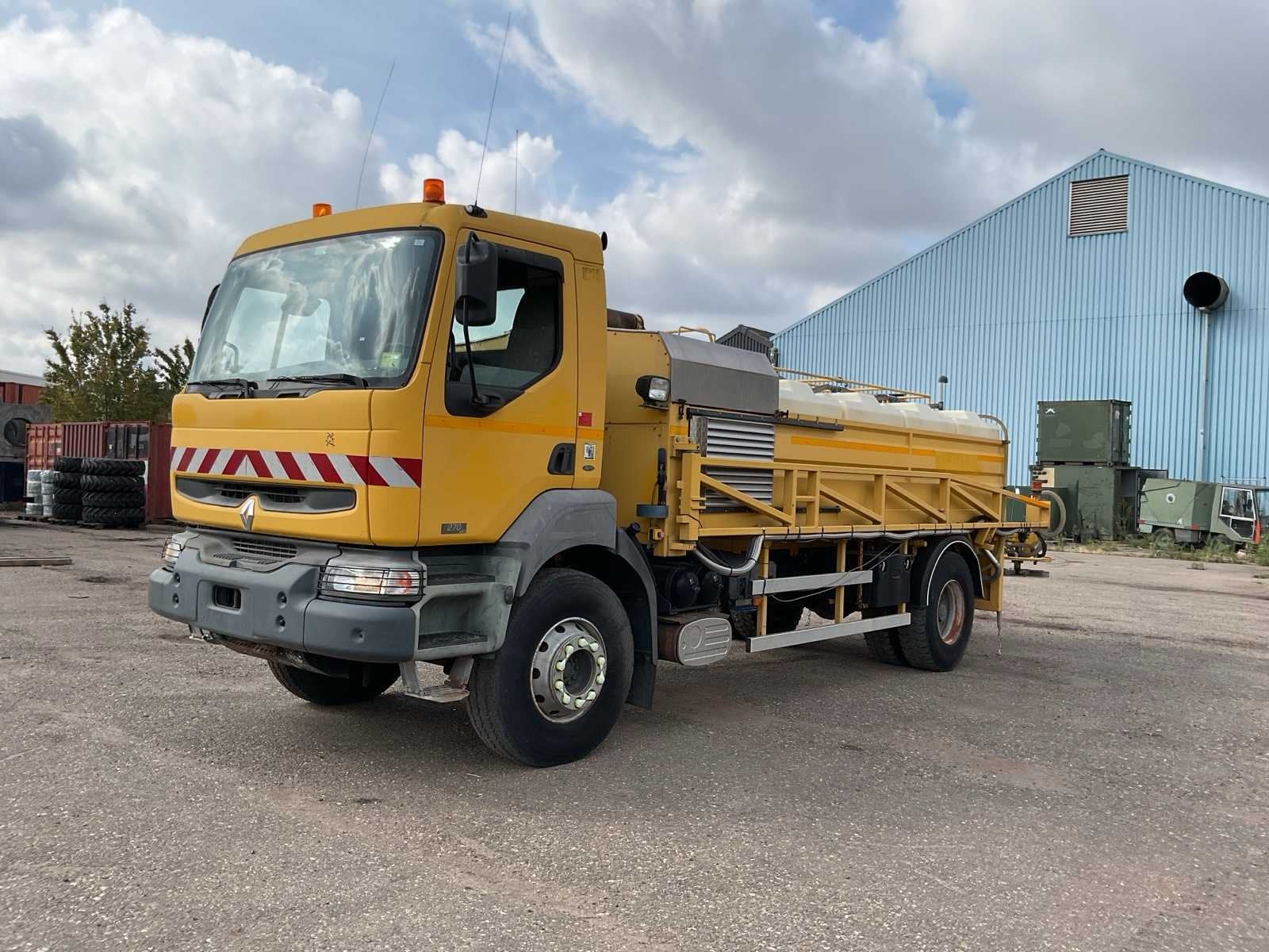 Renault 270 dCi Vrachtwagen, Auto's, Vrachtwagens, Renault, Overige brandstoffen, Bedrijf, Te koop
