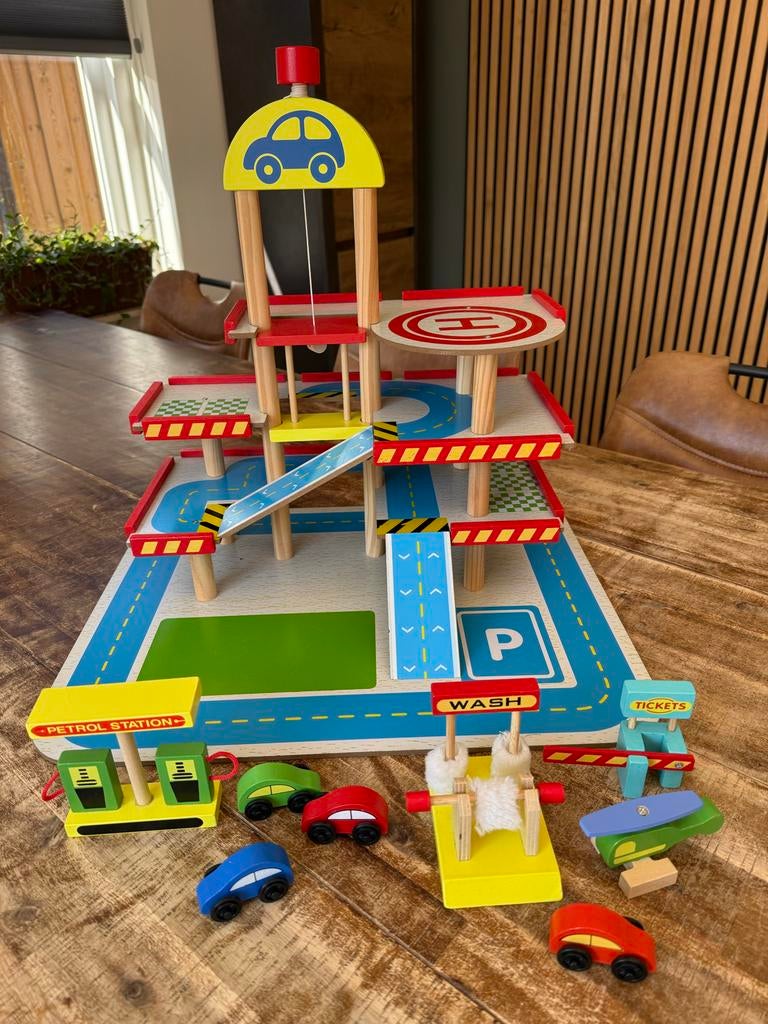 Houten Parkeergarage Kruzzel (nieuwstaat), Ophalen, Zo goed als nieuw