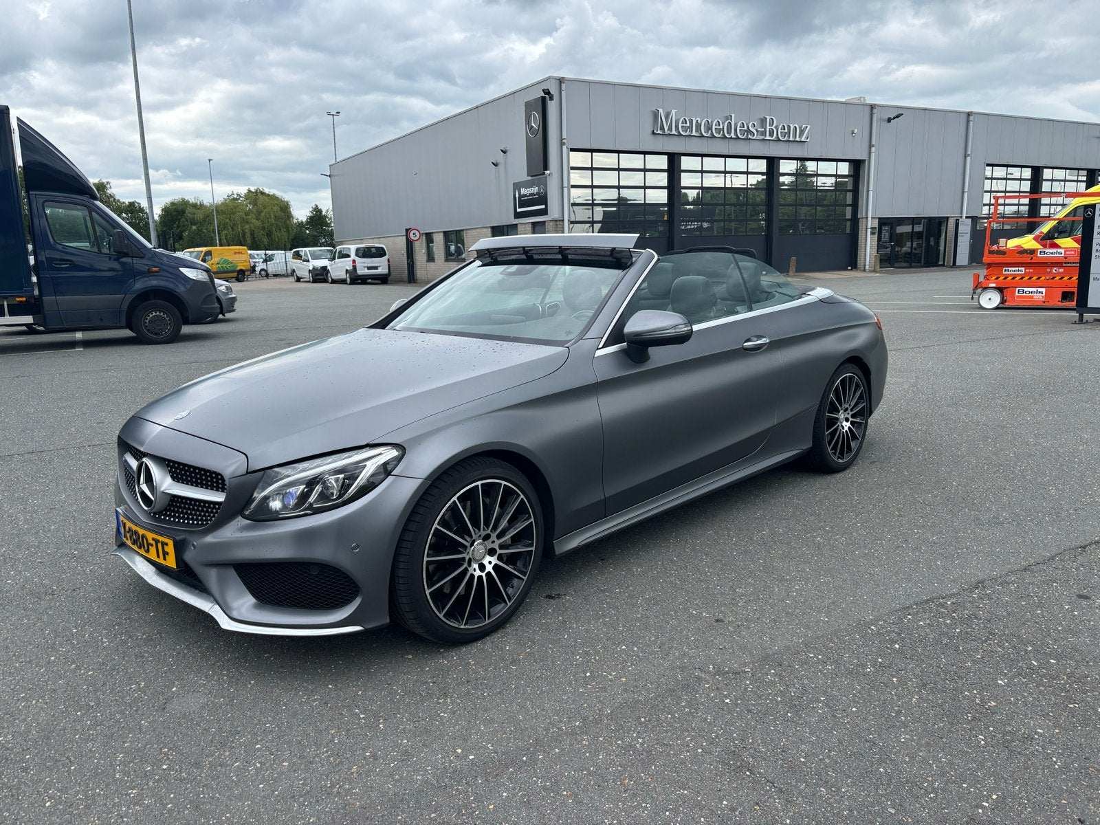 Mercedes-Benz C-Klasse C250 211pk 9G-TRONIC  Grijs cabrio, Auto's, Automaat, 1800 kg, Zwart, 4 cilinders