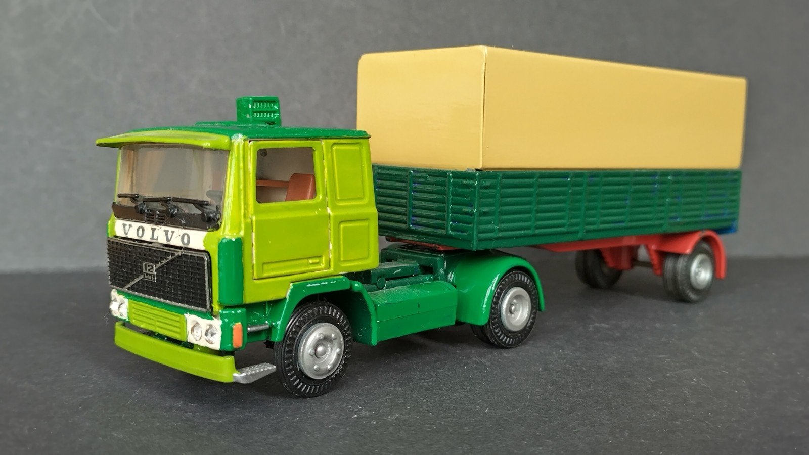 Volvo F12 korte aanhanger 1:50 Tekno Pol, Hobby en Vrije tijd, De Lier Holland, Zo goed als nieuw, Tekno, Bus of Vrachtwagen
