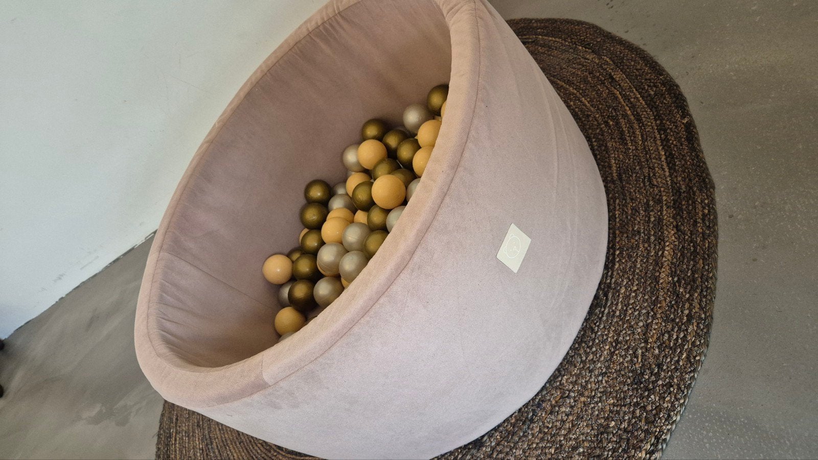 Misio velvet ballenbak beige taupe met ballen 40x90, Ophalen