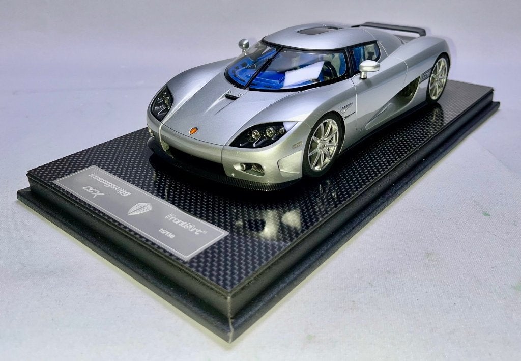 Koenigsegg CCX Zilver 1:18 van FrontiArt