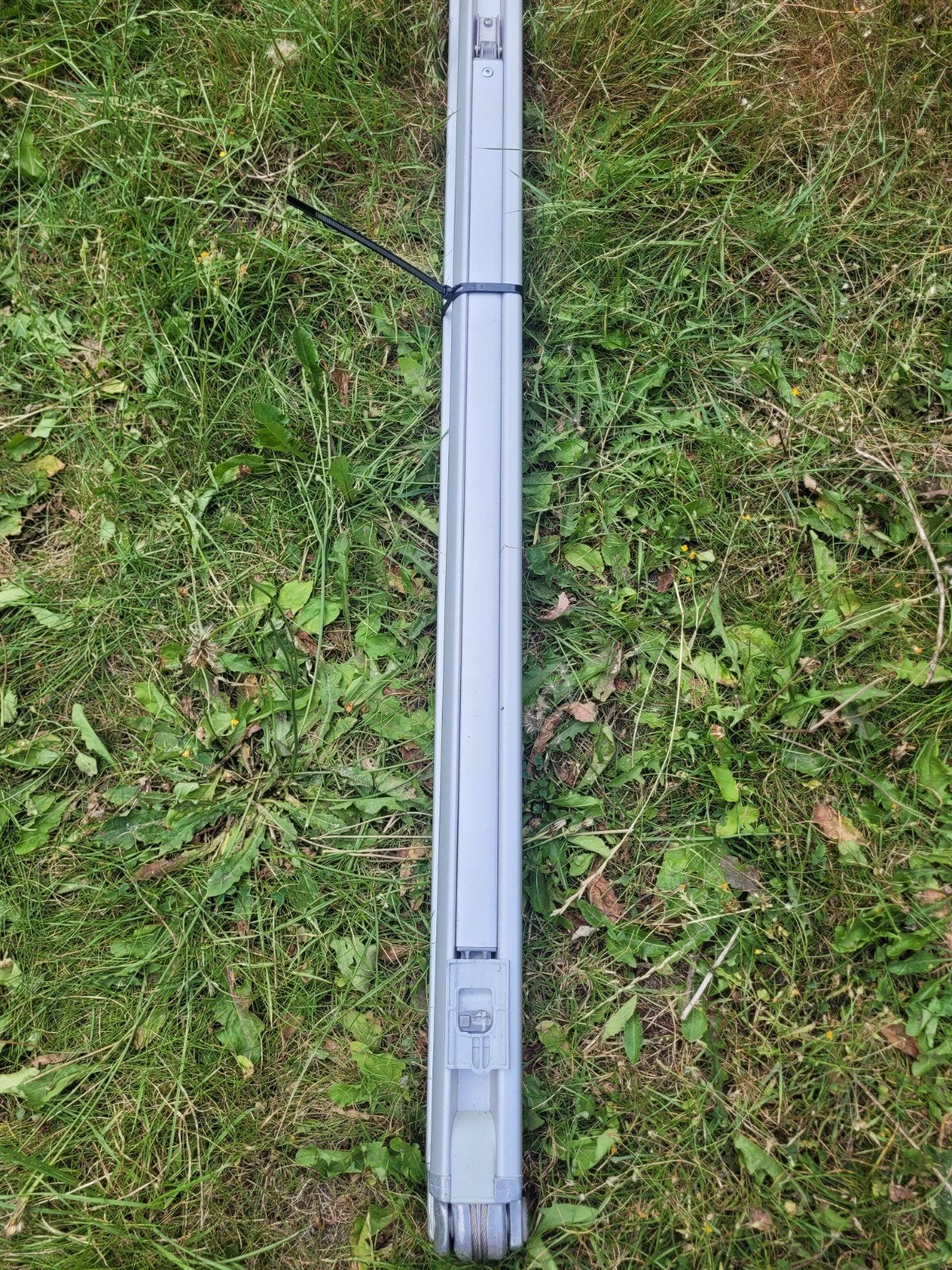 Linker knikarm voor Thule 9200 cassetteluifel, Ophalen, Gebruikt