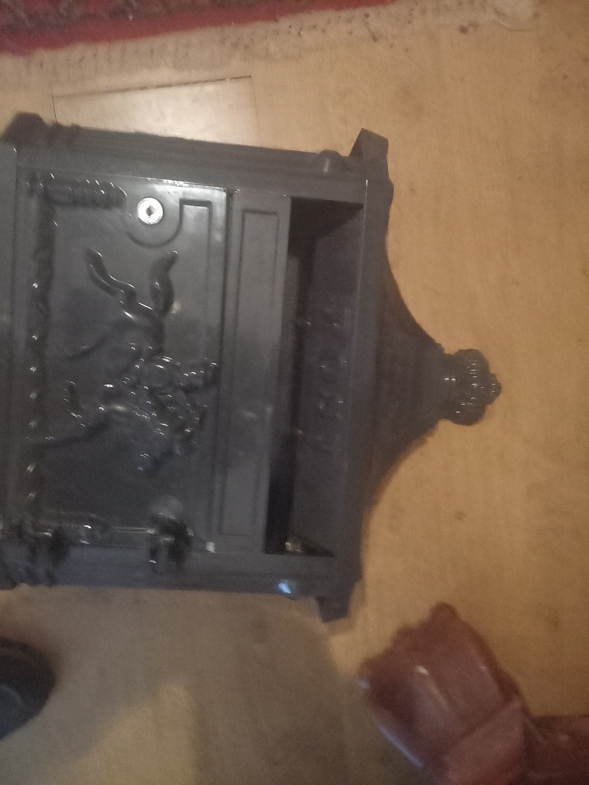 Antieke gietijzeren brievenbus met decoratie, Ophalen of Verzenden