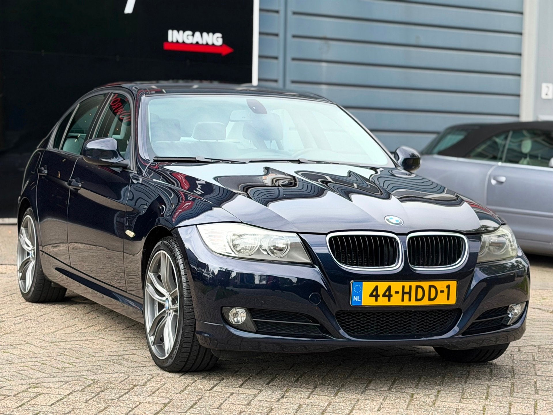 BMW 3-serie 318i Business Line NAVI/CRUISE/6-BAK | NETTE AUT, Auto's, Beige, Blauw, Parkeersensor, Origineel Nederlands