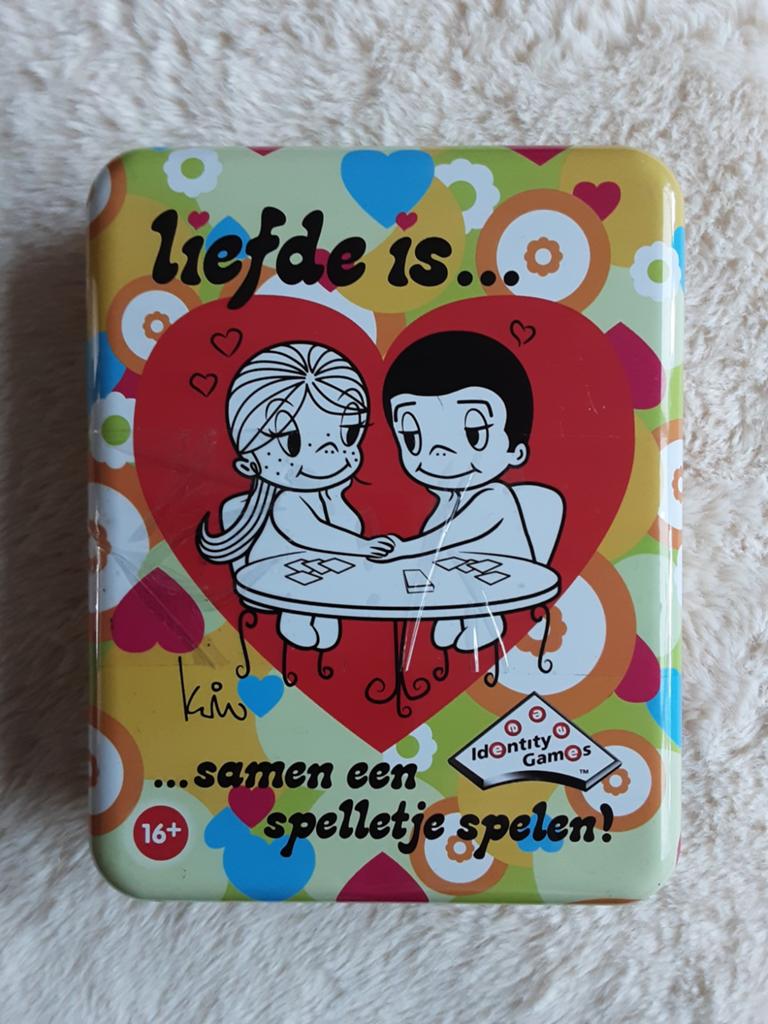 LIEFDE IS , Samen een spelletje doen., Ophalen of Verzenden