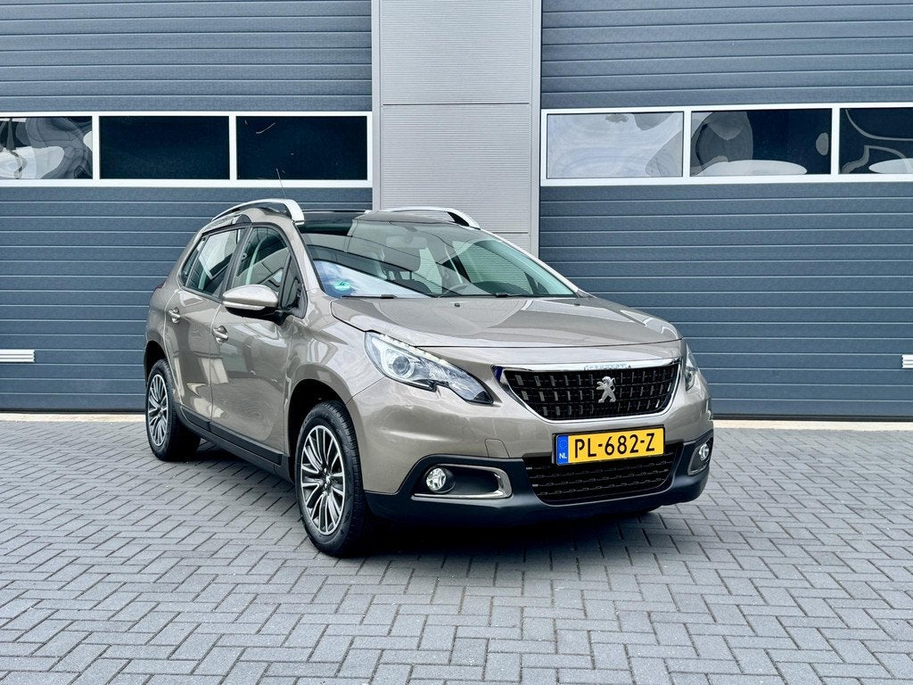 Peugeot 2008 1.2/ 110 PK Blue Lion NAP/ LED/ Pano/ NAV/ Face, Auto's, Peugeot, Voorwielaandrijving, Stof, Euro 6, Parkeersensor