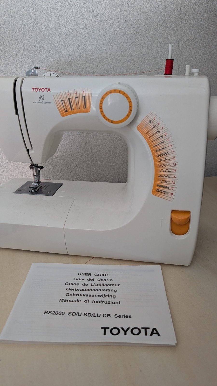 Toyota RS2000 Naaimachine - Zo goed als nieuw, Ophalen, Zo goed als nieuw, Naaimachine, Overige merken