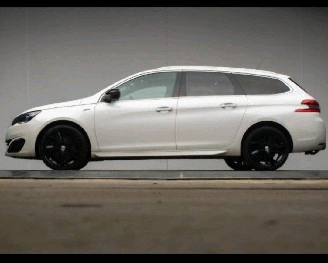Peugeot 308 1.6 E-thp GT 205pk panoramadak MET VOORSCHADE, Voorwielaandrijving, 4 cilinders, 1290 kg, Wit