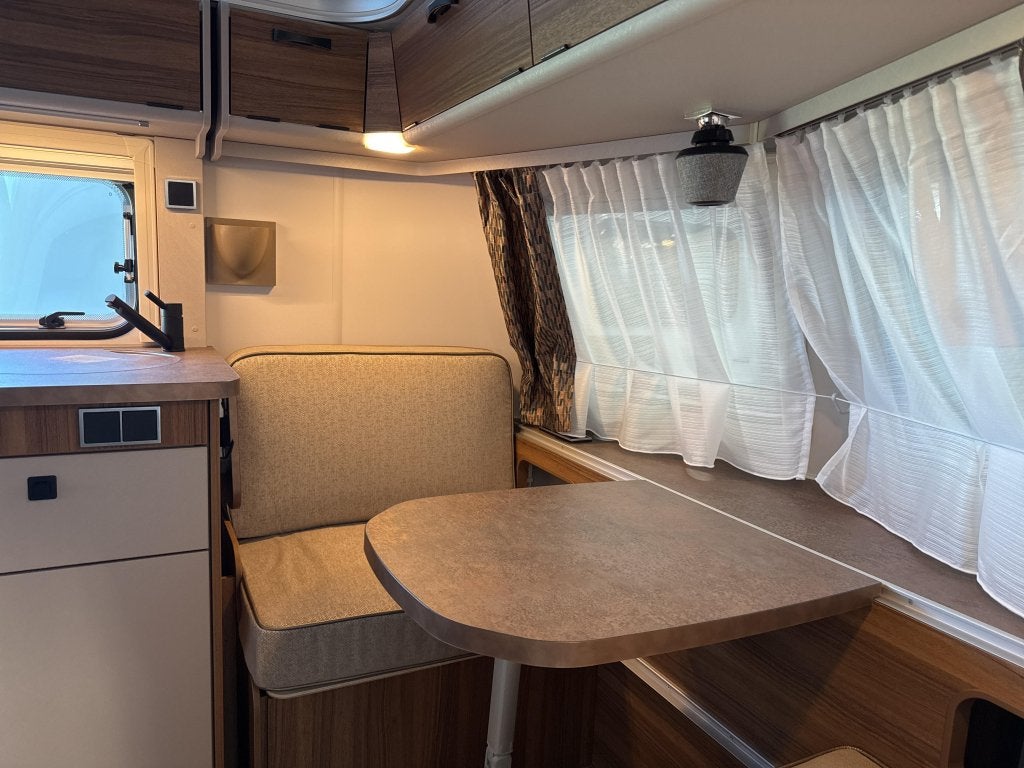 Eriba Touring 310 Legend Ventura Carrarawit AANBIEDING, Tot en met 3, Schokbreker, 500 - 750 kg, Eriba