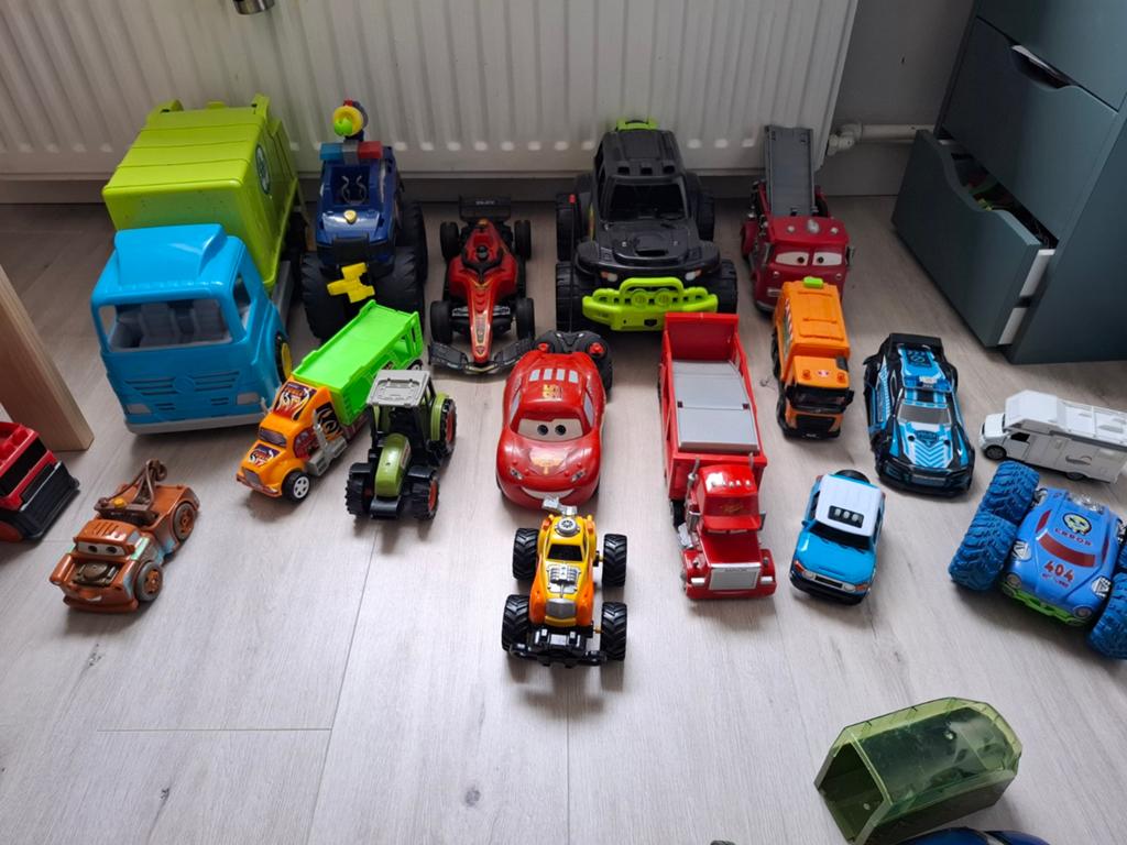 Veel auto's, Kinderen en Baby's, Speelgoed | Speelgoedvoertuigen, Ophalen, Zo goed als nieuw