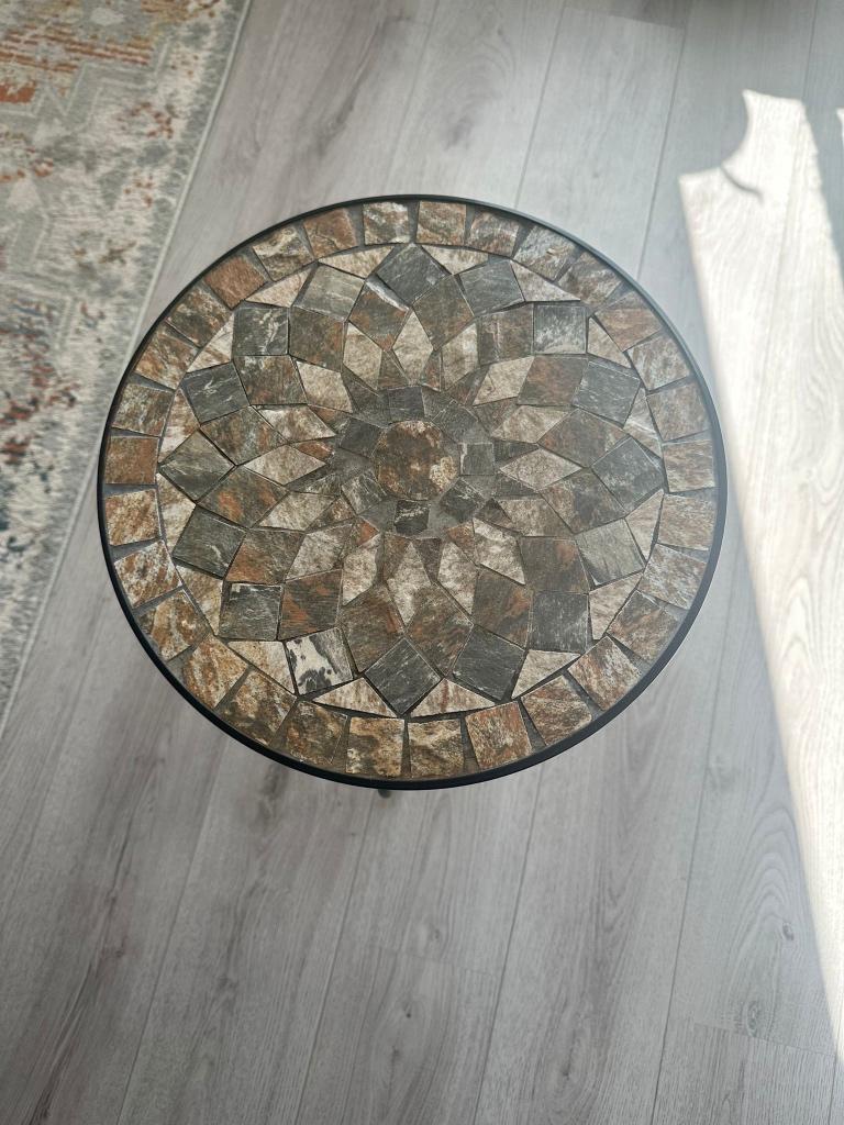 Tafeltje mozaïek  36 cm diameter 59 cm hoog, Ophalen