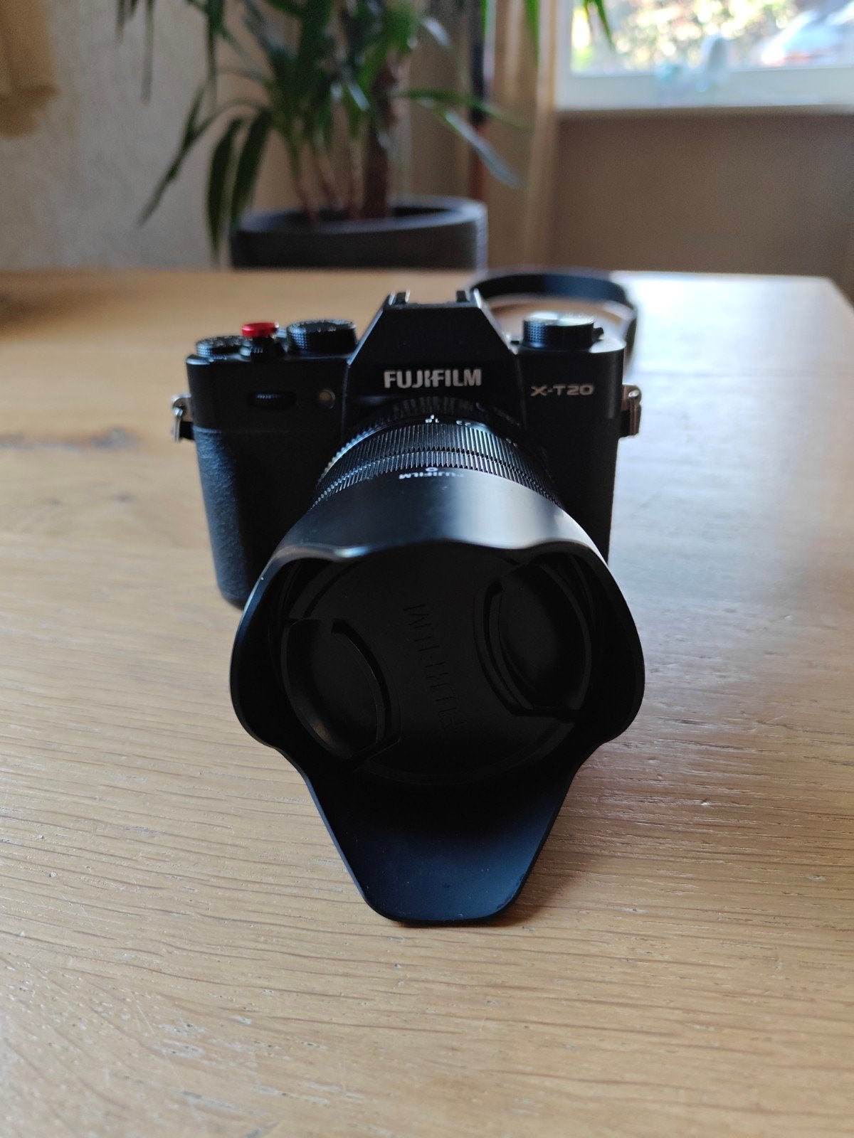 Fujifilm X-T20 met Fujinon XF18-55mmF2.8-4 R LM OIS lens, Kantelbaar/draaibaar scherm, Ophalen of Verzenden, Zo goed als nieuw