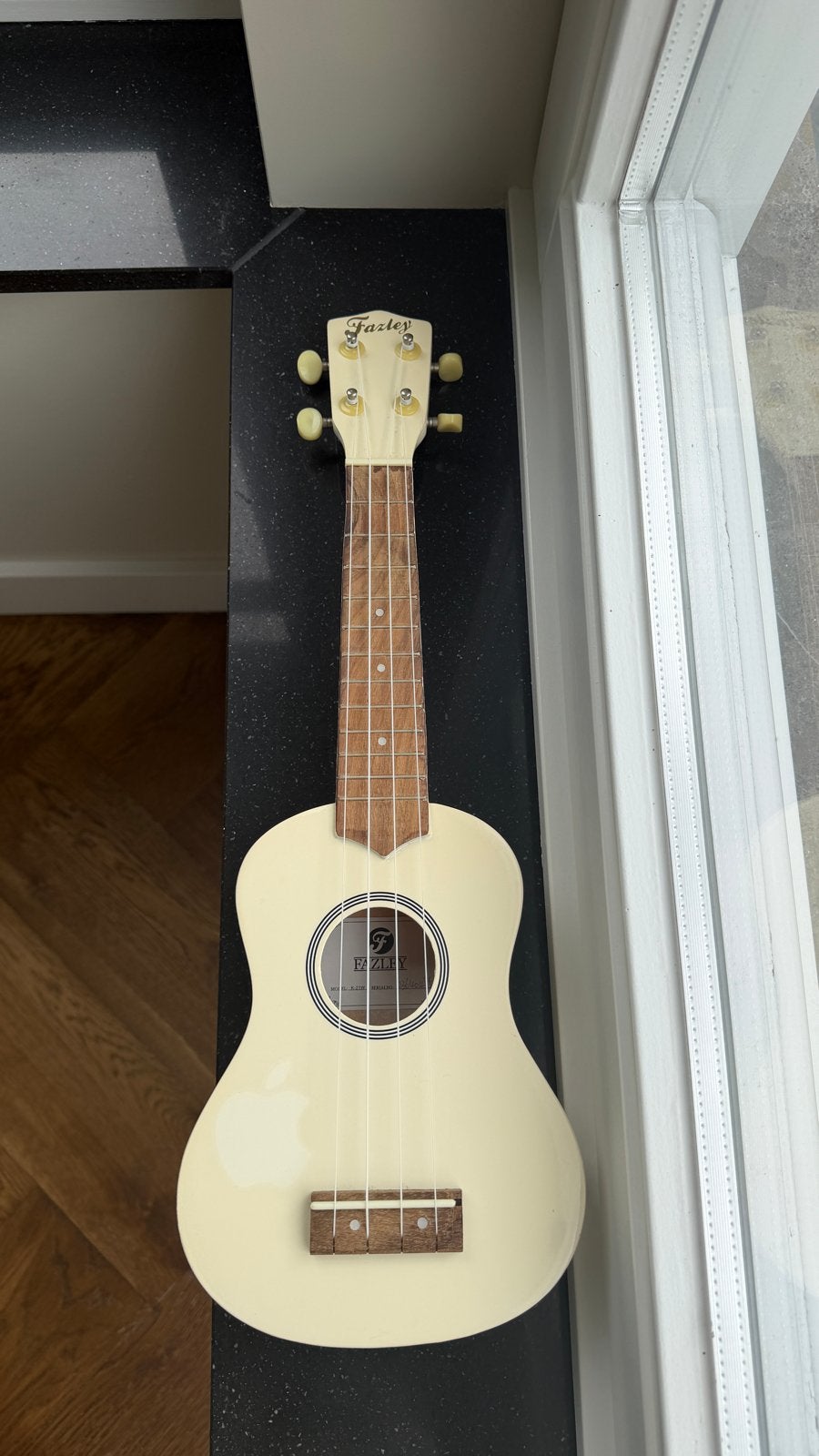 Fazley K-21W Ukelele - prima staat, inclusief hoes, Ophalen of Verzenden, Gebruikt, Ukelele