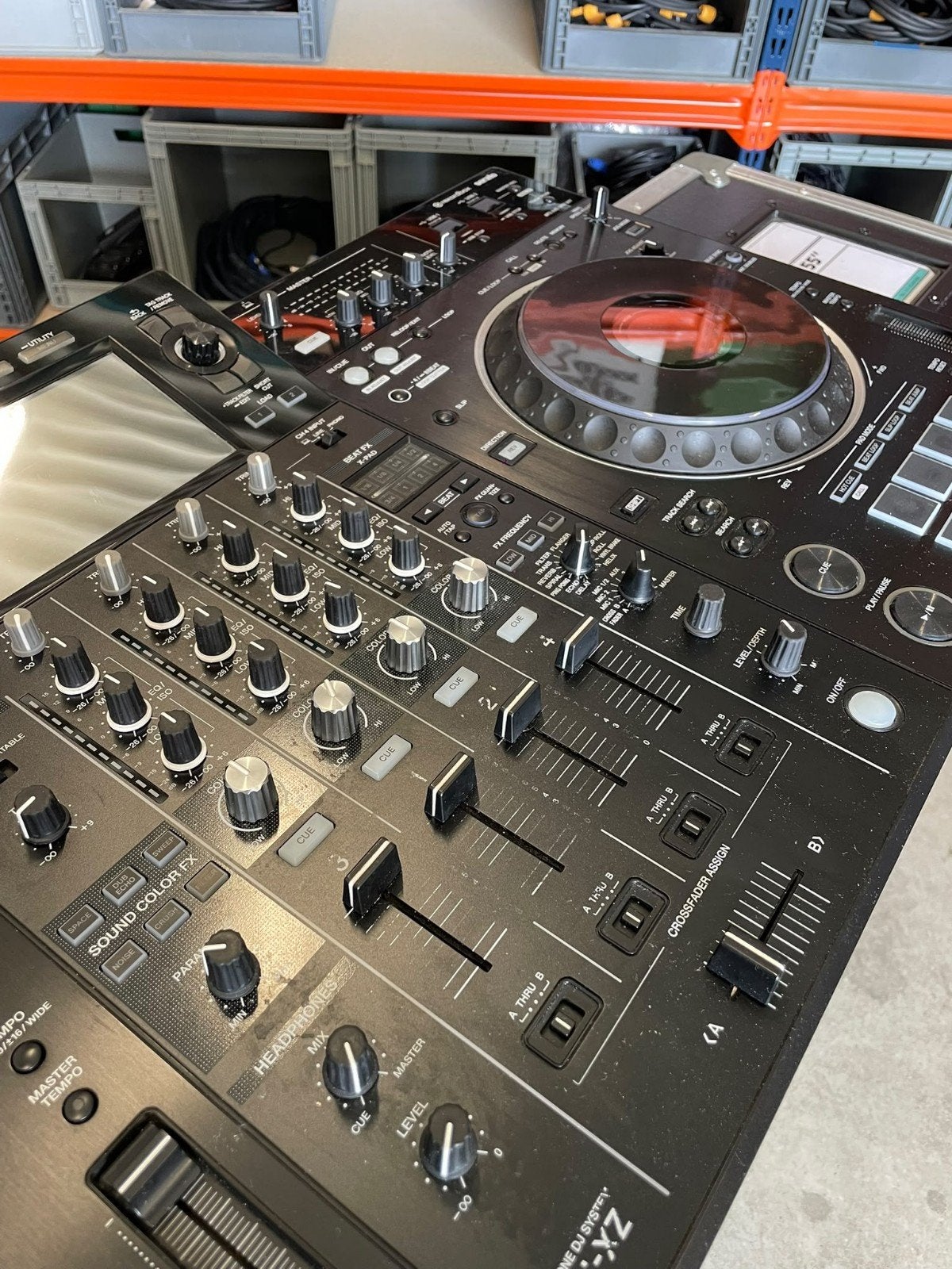Foto 3 van Pioneer XDJ-XZ controller