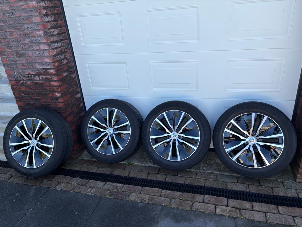 Orig 19 inch Volvo XC90 XC 90 - 5 D. Spoke Black Diamond Cut, Auto-onderdelen, Banden en Velgen, Gebruikt, Banden en Velgen, 235 mm